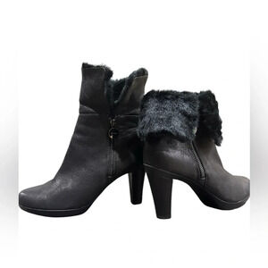 Geox NWOT faux fur lined boots- can be rolled down OR remain up- 8.5